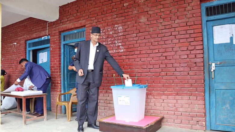 सभामुख अग्निप्रसाद सापकोटाद्वारा मतदान