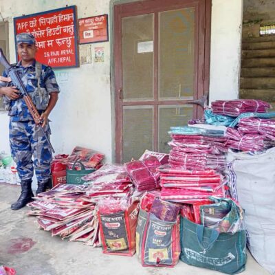 सशस्त्र प्रहरी बल कृष्णानगर द्वारा भन्सार छलि गरेको दुईलाख भन्दा बढीको कपडा बरामद